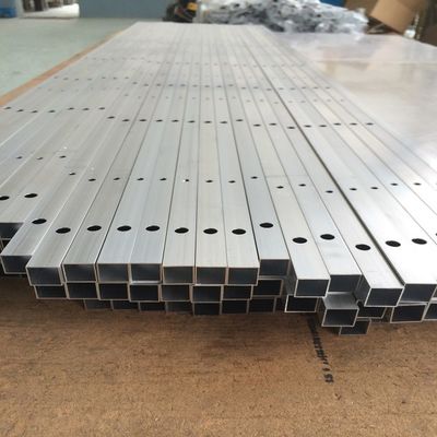 6061 Lapisan Serbuk Pipa Tabung Persegi Aloi Aluminium Ekstrusi Profil 10/25Mm
